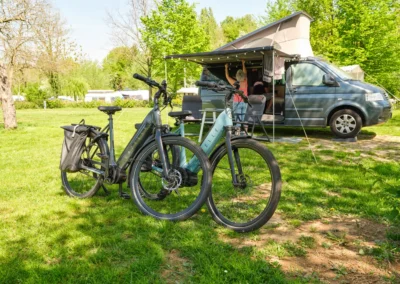 Camping Gastmolen Vaals Zuid Limburg - ebikes bij kampeerauto camper